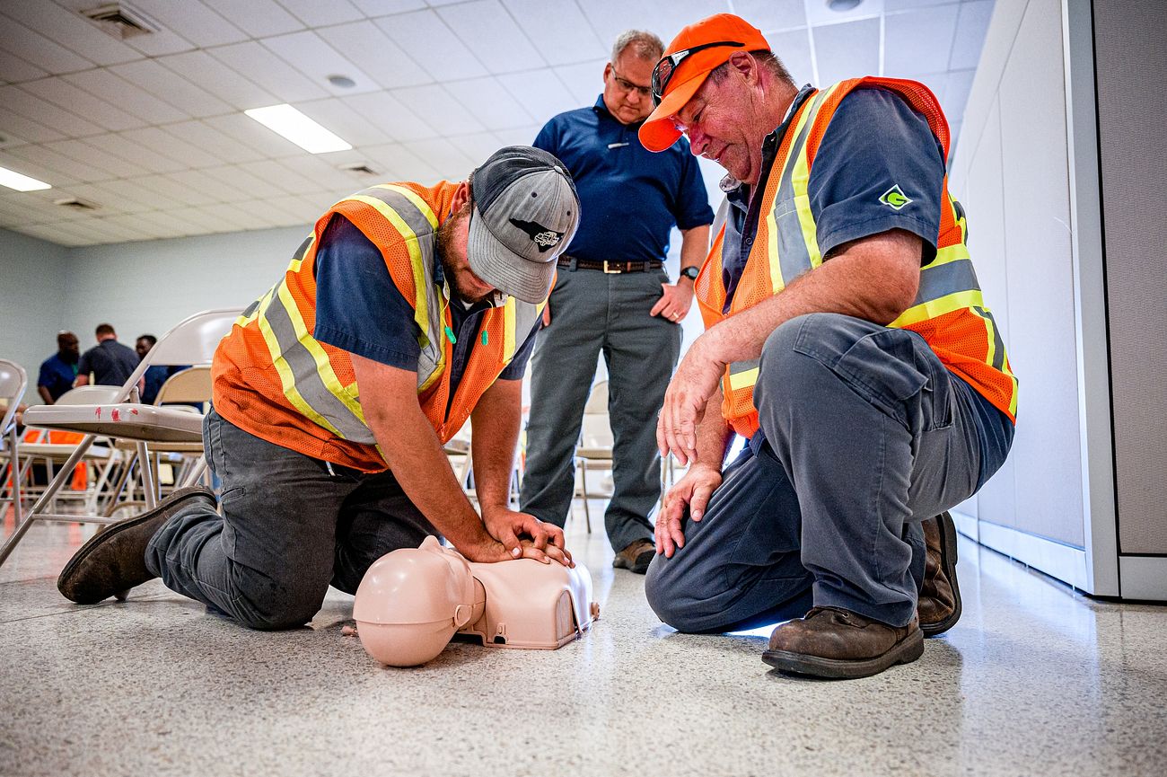 Understanding the Basics of First Aid Services