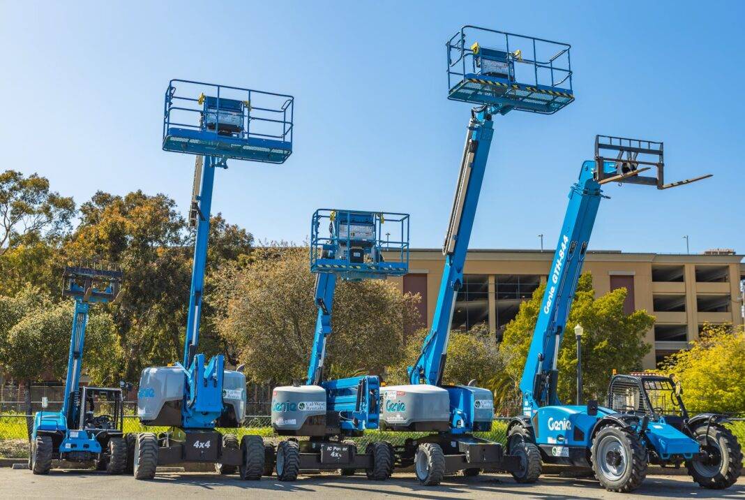 Aerial Lift Safety Operator Training And Fall Protection HSE STUDY GUIDE   Pexels Photo 16105409 1068x716 