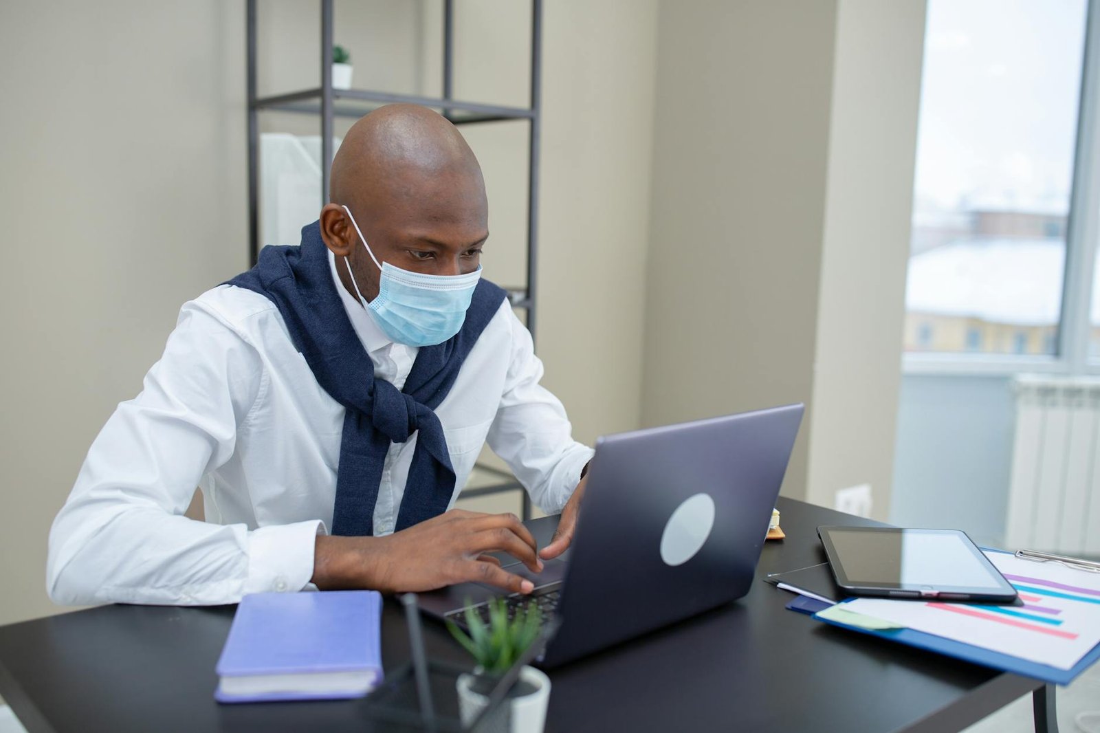 Work Permit Receiver vs Safety Officer: What’s the Difference?